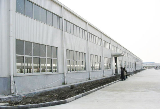 Multi Spanne fabrizierte errichtende Metallmechanische Produktions-Stahlwerkstatt vor