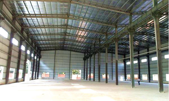 Vor ausgeführte Stahlkonstruktions-Lager-Gebäude mit doppelten Spannen