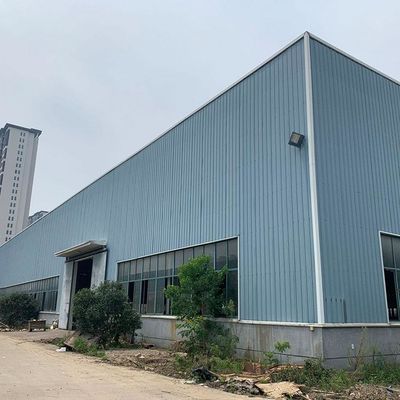 Qingdao Hochwertige vorgefertigte Stahllager entworfen Stahlkonstruktion Gebäude kundenspezifische Werkstatt