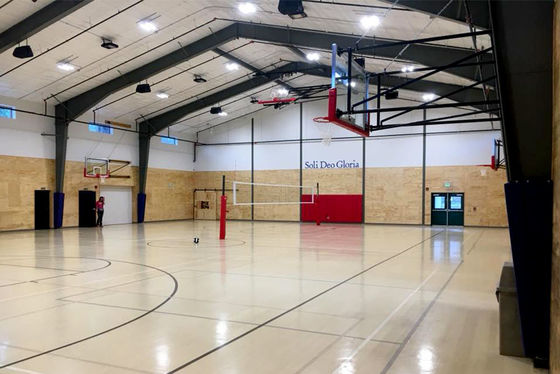 PEB Stahlkonstruktion Indoor-Basketballplatz Gebäude Q235B Q355B