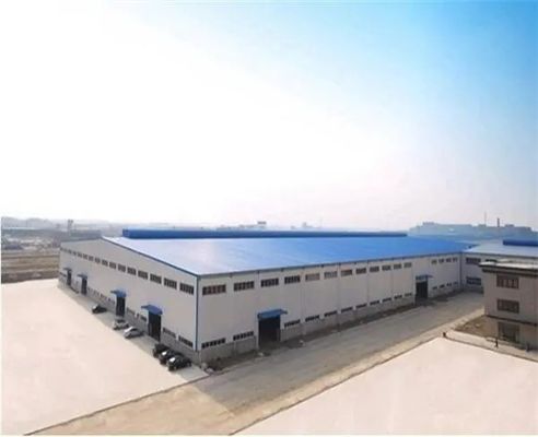 Qingdao Hochwertige vorgefertigte Stahllager entworfen Stahlkonstruktion Gebäude kundenspezifische Werkstatt