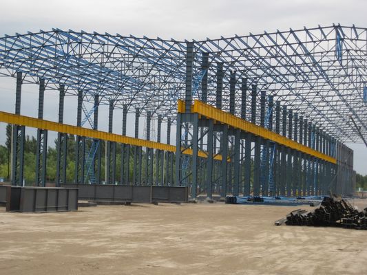 Stahlkonstruktionswerkstatt in Fertigbauweise mit Brückenkran