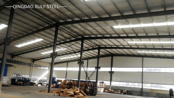 Stabile Stahlkonstruktion mit langem Spannweite H-Abschnitt Gemaltes Stahlrahmenbauwerk