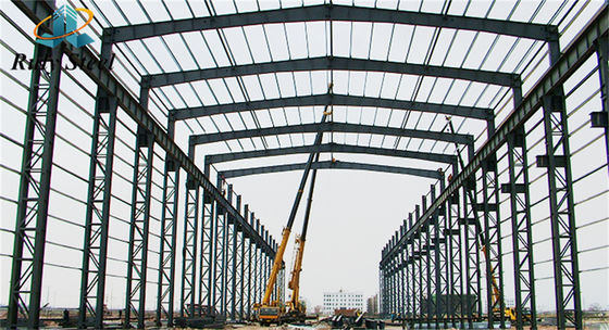 Bauwerk Stahlkonstruktion Fabrikationslager mit Oberkran