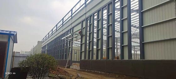 Prefabrizierte Fertigwaren Prefabrizierte Stahlkonstruktion Isolierter Kran Metallkonstruktion Sandwichplatten Wandwerkstatt