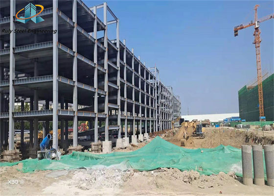 Qingdao Fertigung Professionelle Konstruktion kundenspezifische Stahlkonstruktion Vorgefertigte Fabrik Werkstatt