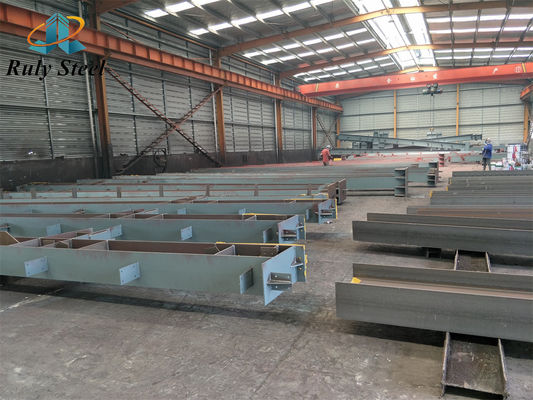 4000 Quadratmeter Stahlkonstruktionsgebäude Lagerhaus mit Isolierplatte aus EPS/Felsenwolle/PU/Glasfaser Sandwich Panel