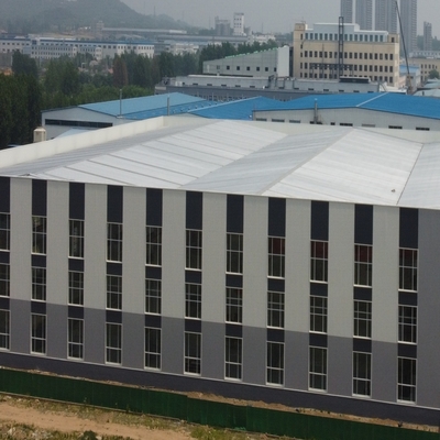 Q235B Vorgefertigte Stahlhalle mit Glaswolle-Paneelen