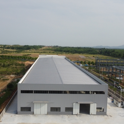 Industrielles Stahlportalgebäude mit Sandwichpaneelwänden