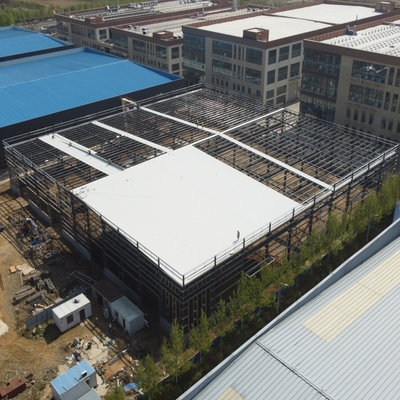 Industrielles Stahlportalgebäude mit Sandwichpaneelwänden