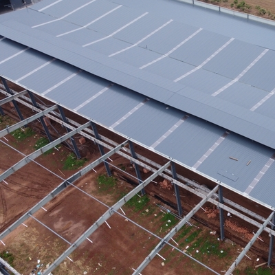 Q235B Q355B Vorgefertigte Stahlgarage-Werkstatt mit Glaswolle-Paneelen