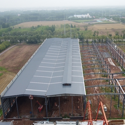 Fertiglagerhalle aus Stahlkonstruktion mit leichtem Stahlrahmen