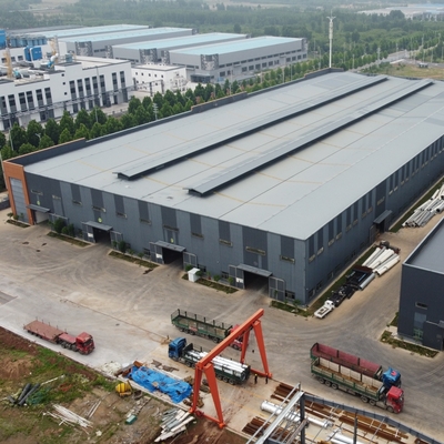 Q235B Q355B Vorgefertigte Stahlgarage-Werkstatt mit Glaswolle-Paneelen