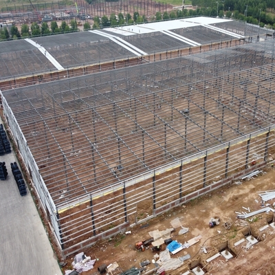 Fertiglagerhalle aus Stahlkonstruktion mit leichtem Stahlrahmen