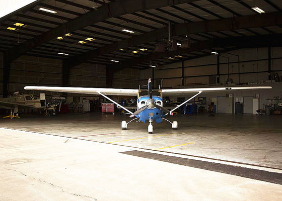 Stahlkonstruktion Flugzeughangar mit H-Grammrahmen